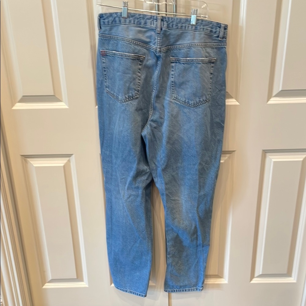 Urban Outfitters BDG MOM High Rise Denim Distressed Jeans 32 - Picture 3 of 8